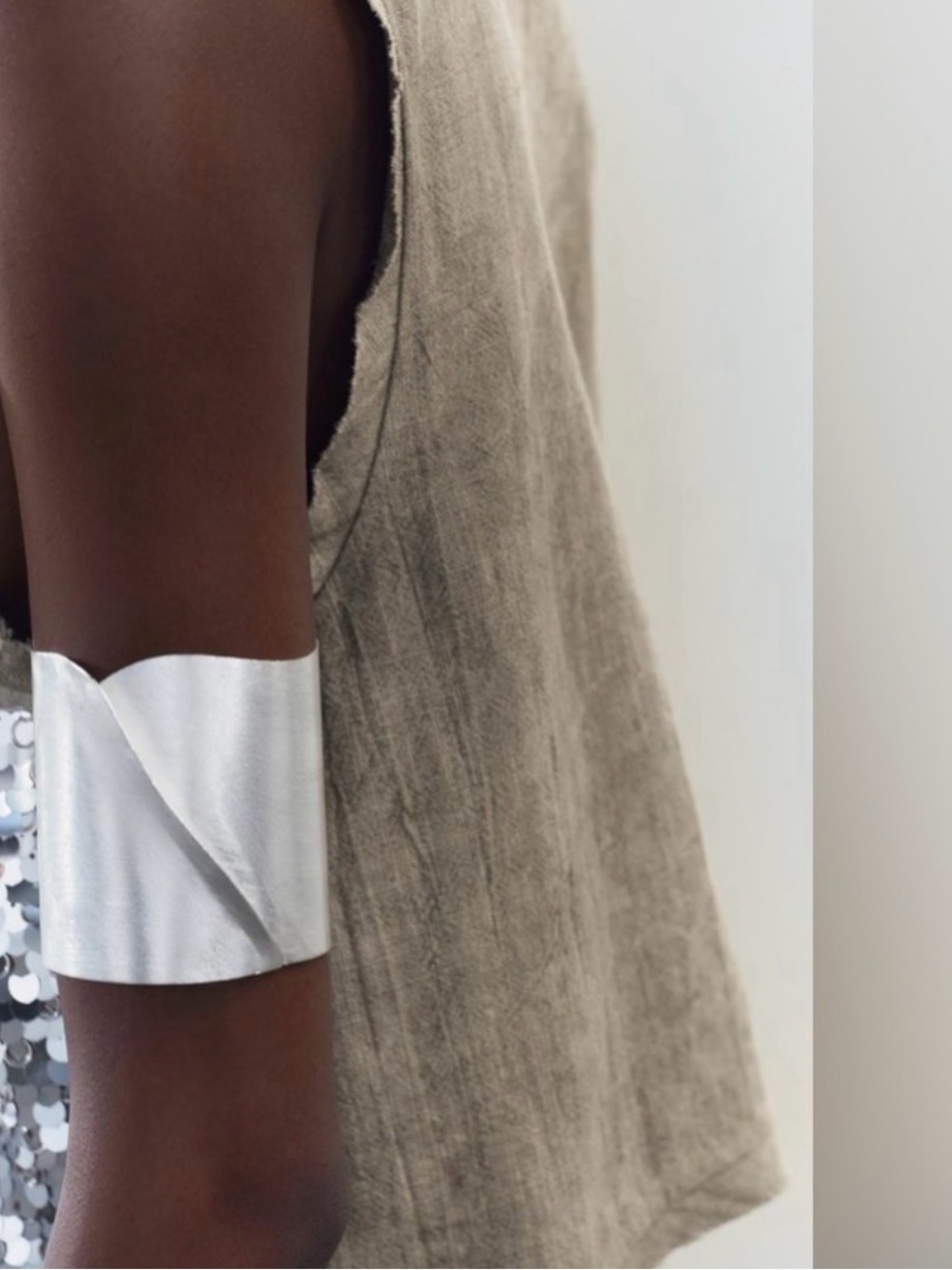 Zara Silver Textured Rigid Metal Arm Band new no tags